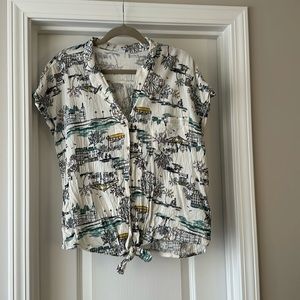 Old navy Hawaiian shirt